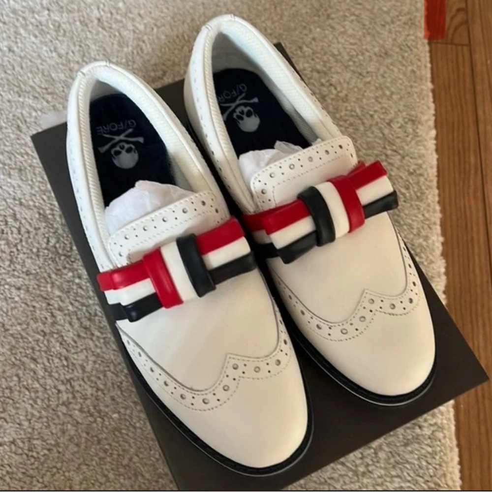 G/Fore Brogue Cruiser White Loafers with Red and Navy Bow